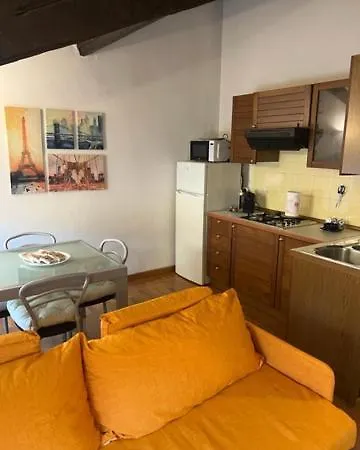 Appartement La Mansarda In Centro Modène