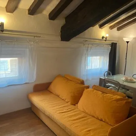 Appartement La Mansarda In Centro
