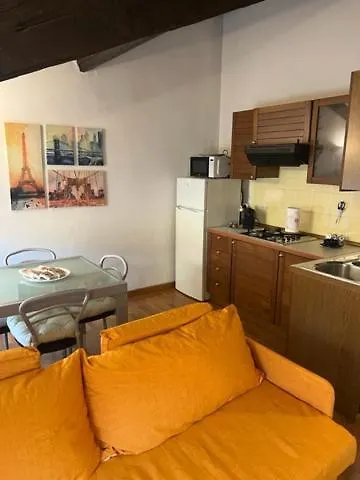Appartement La Mansarda In Centro Modène
